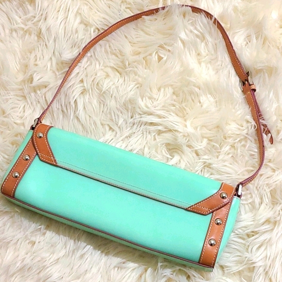 Maxx New York Shoulder Bag - Picture 2 of 8